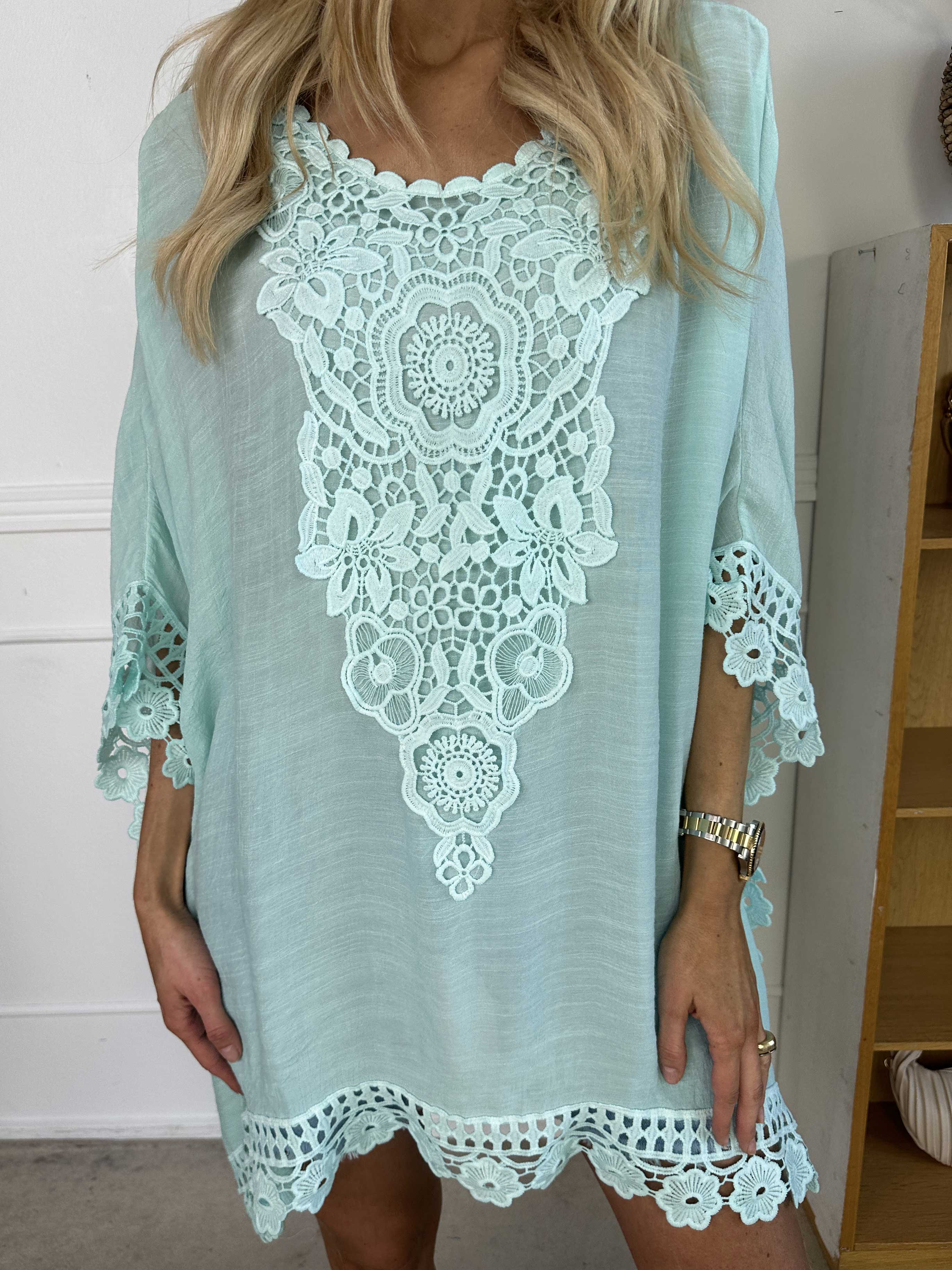 Elena - Blød tunika i bomuld med fine broderinger